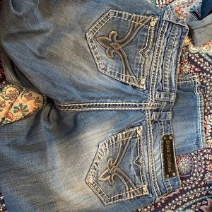 Rock revival 32 Aisha straight